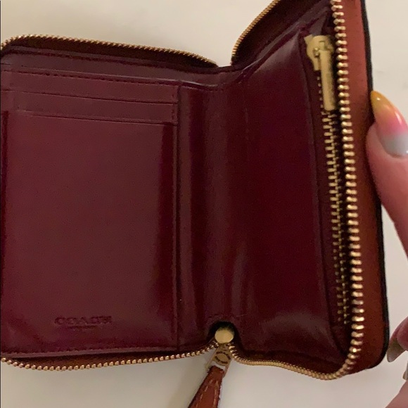 COACH Wallet - Picture 3 of 4